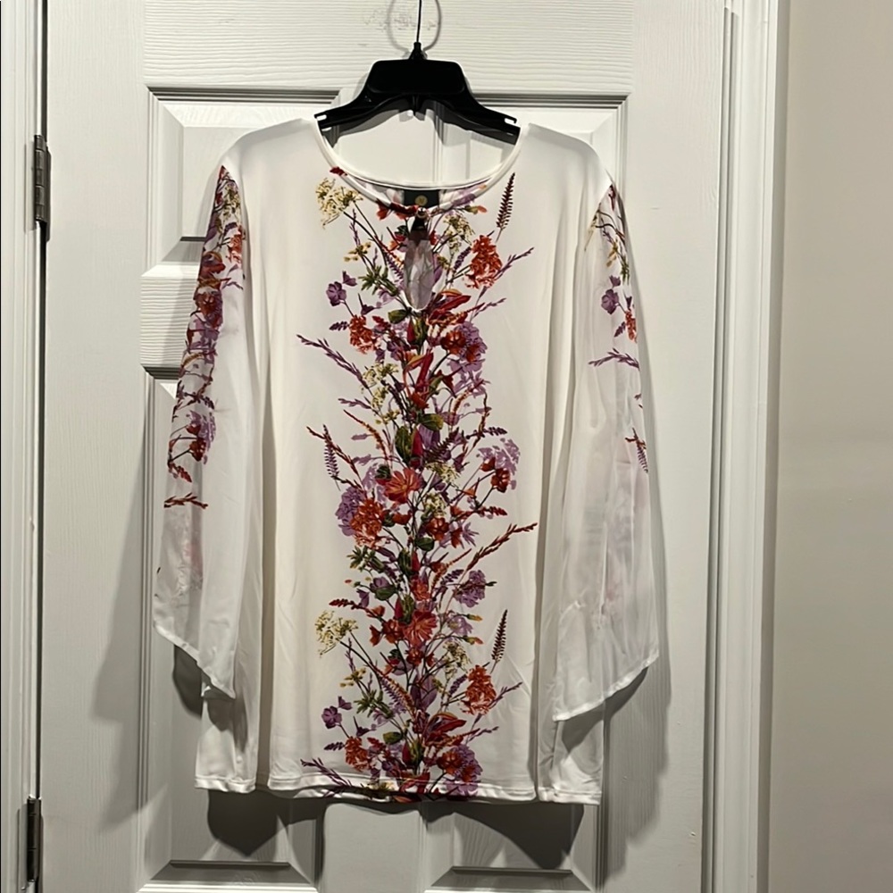 JM Collection White Bell Sleeve Boxy Blouse‎ with Floral Design Size XXL.